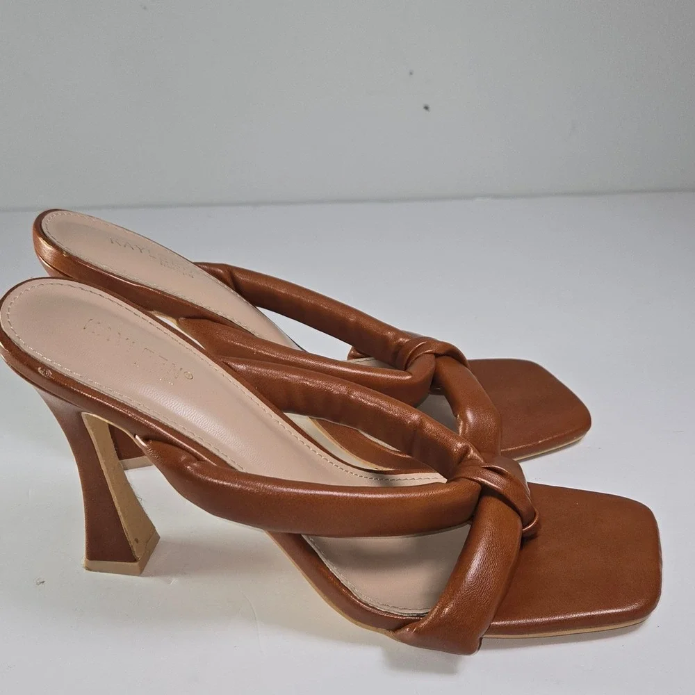 Kayleen Tan Brown Square Toe Padded Thong‎ Heeled Sandals Size 10